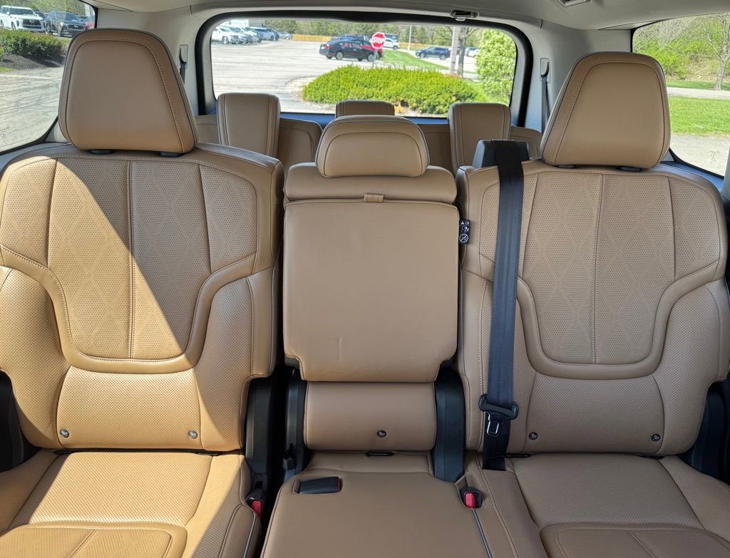 Used 2025 INFINITI QX80 Sensory AWD/4WD image 26