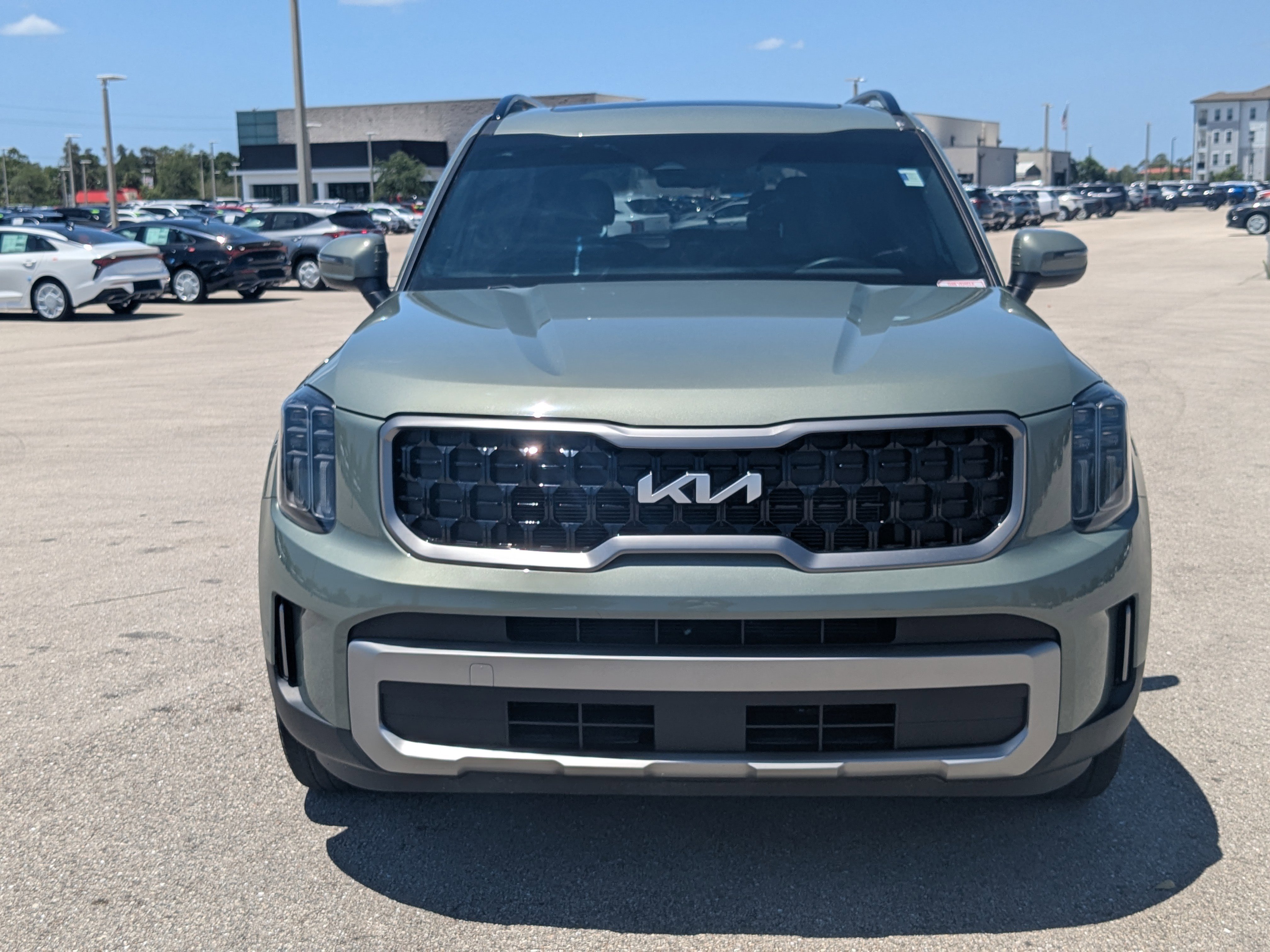 Used 2023 Kia Telluride EX X-Line AWD/4WD image 3