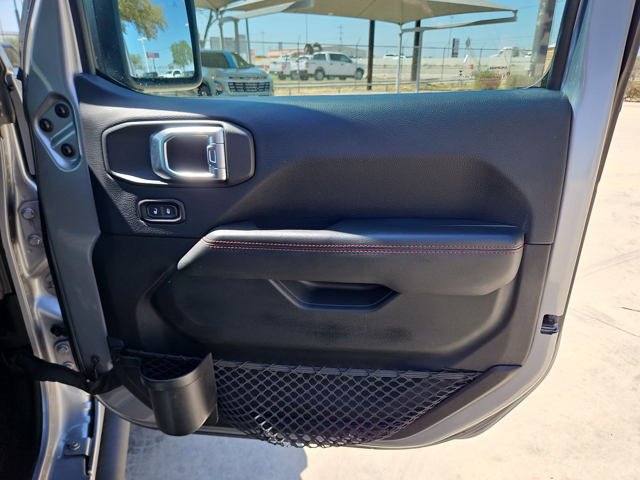 Used 2018 Jeep Wrangler Unlimited Rubicon image 32