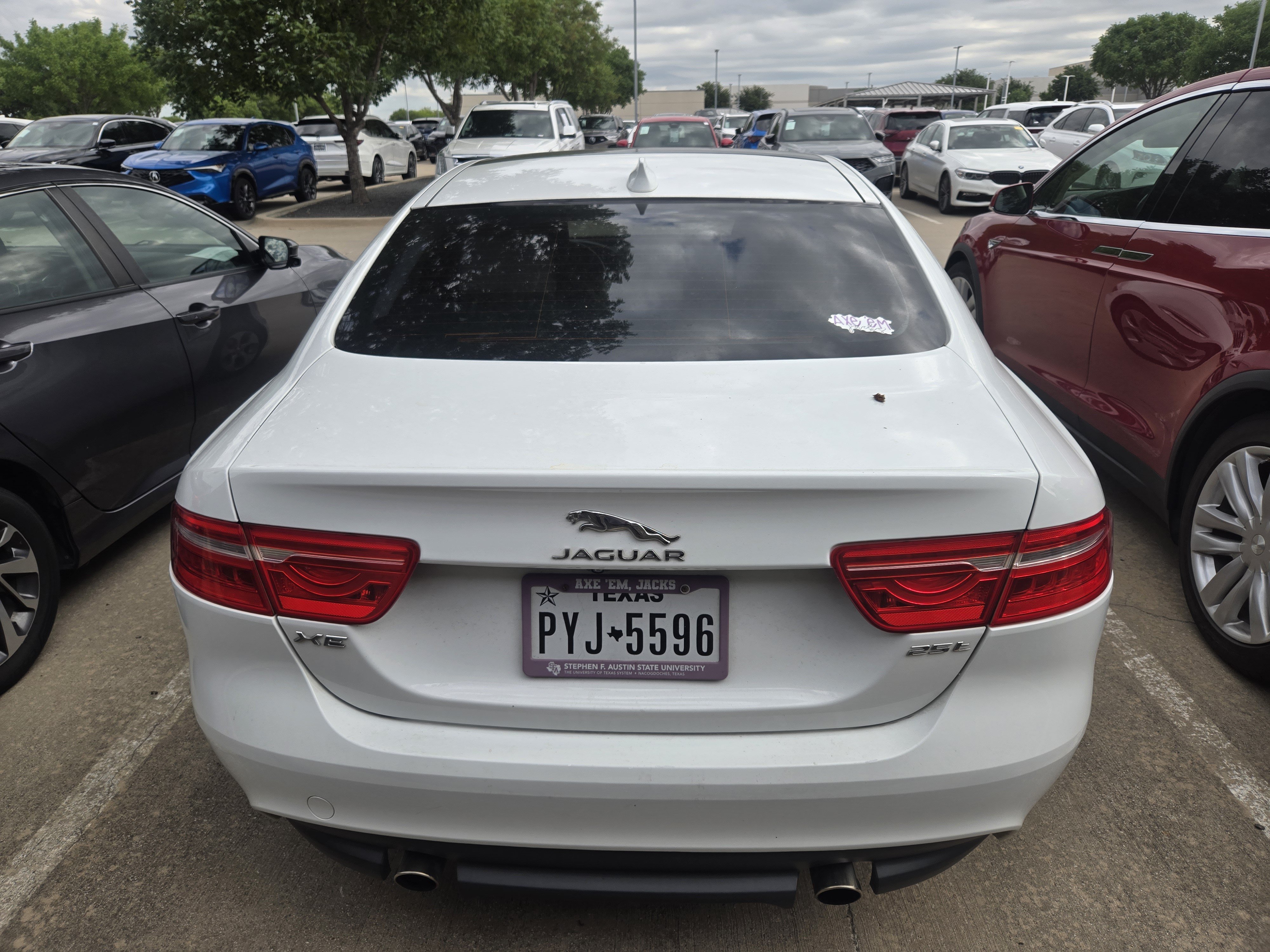 Used 2018 Jaguar XE RWD image 6