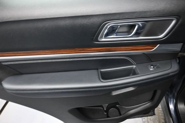 Used 2017 Ford Explorer Limited AWD/4WD image 19