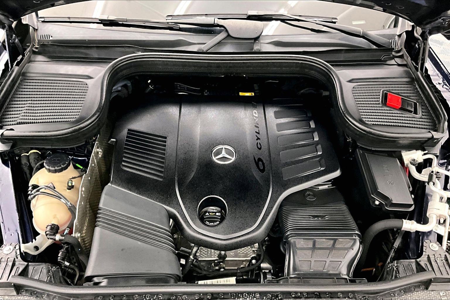 Certified 2021 Mercedes-Benz GLS 450 4MATIC image 9