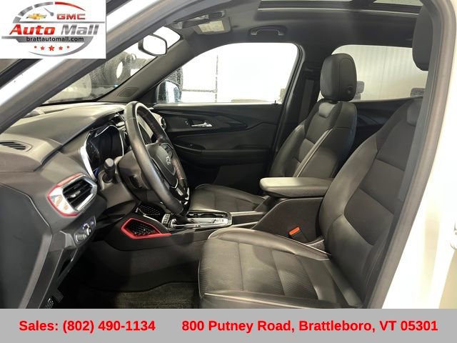 Used 2021 Chevrolet TrailBlazer RS w/ Sun and Liftgate Package image 11