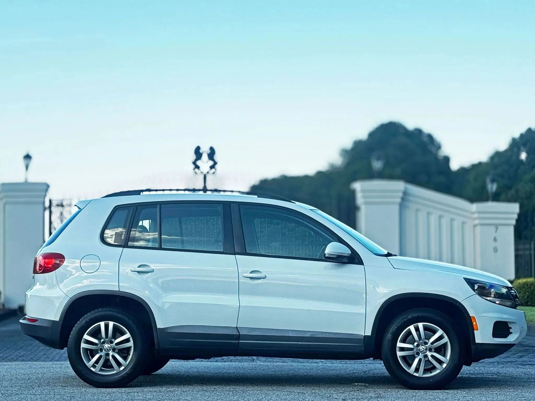 Used 2016 Volkswagen Tiguan S FWD image 7