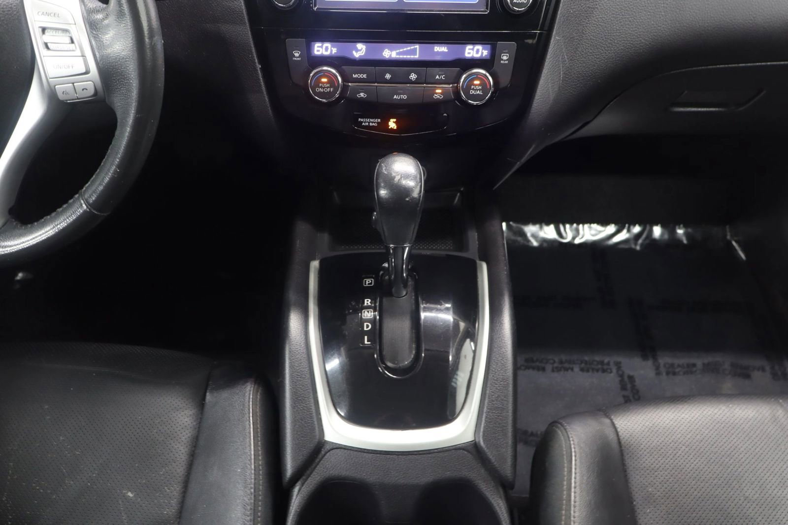 Used 2015 Nissan Rogue SL image 26