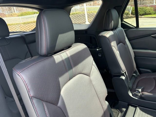 Certified 2025 Honda Pilot Black Edition image 35