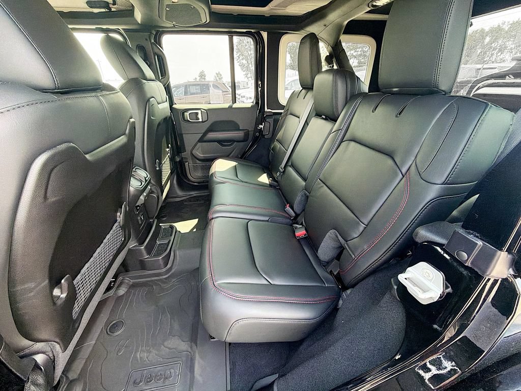 New 2026 Jeep Wrangler Unlimited Rubicon AWD/4WD image 32