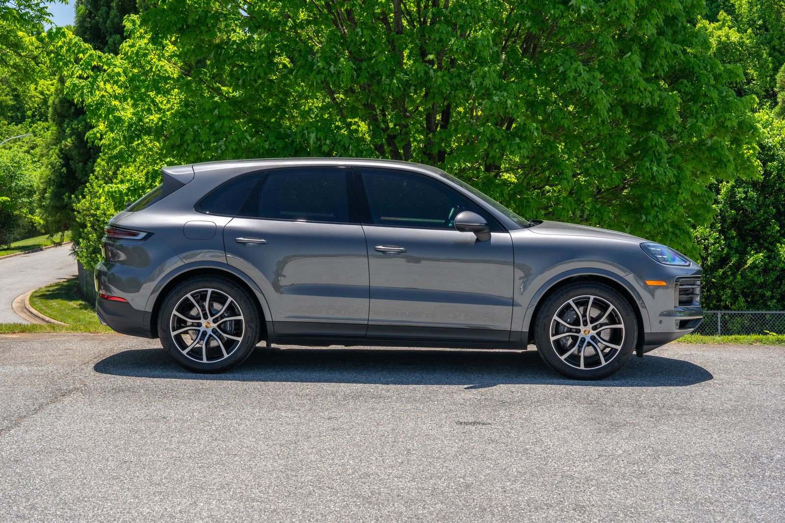 Used 2024 Porsche Cayenne AWD/4WD image 8