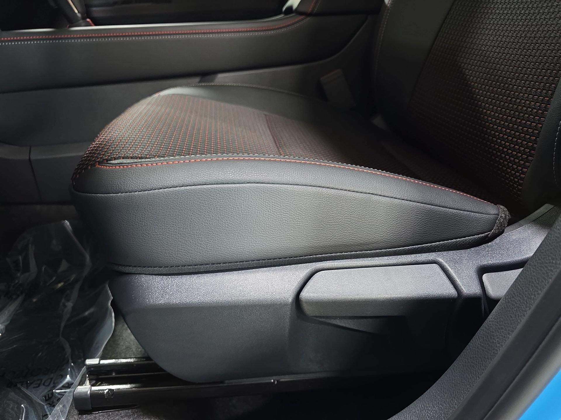 New 2026 Nissan Kicks SR FWD image 27