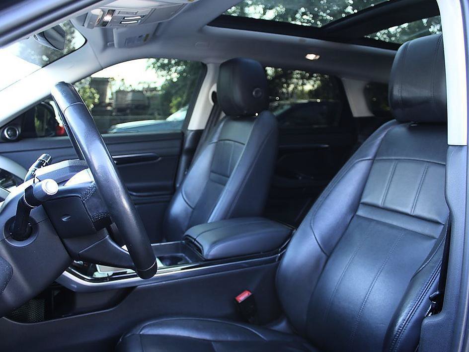 Used 2020 Land Rover Range Rover Evoque SE AWD/4WD image 11