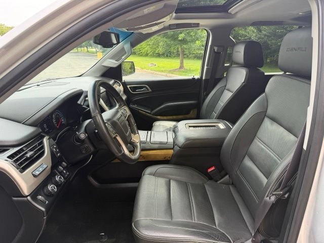 Used 2017 GMC Yukon Denali AWD/4WD image 11