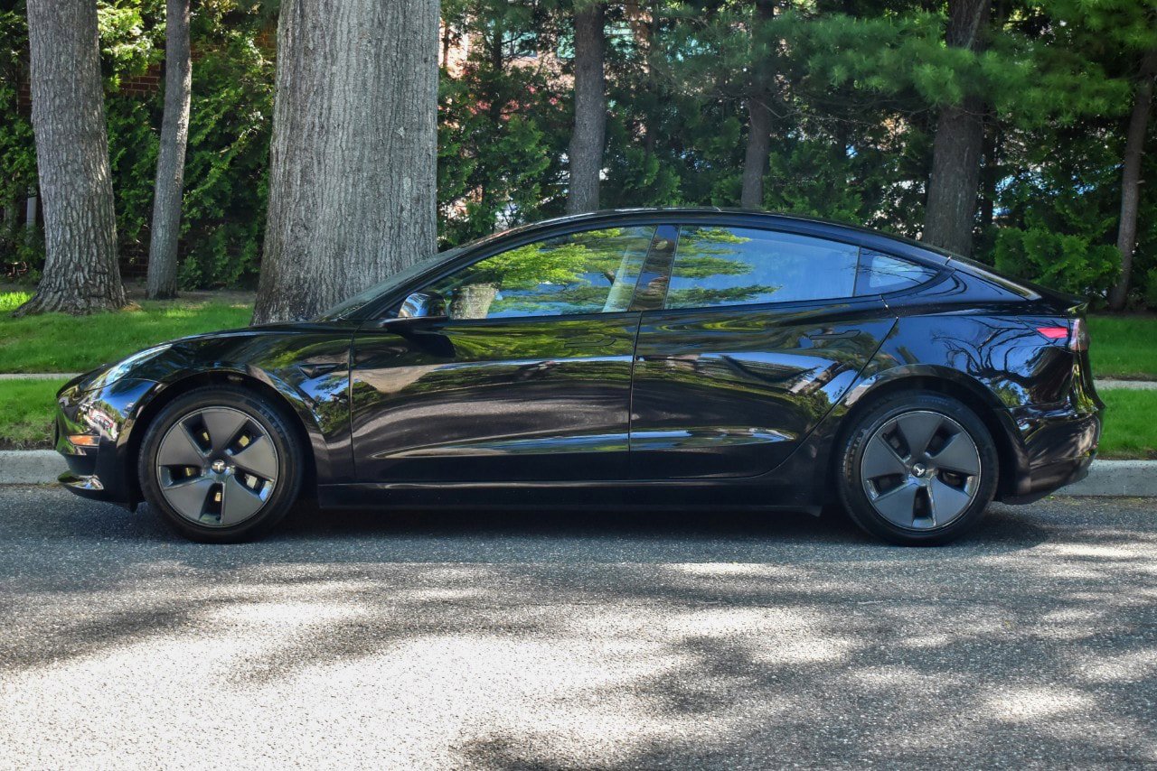 Used 2022 Tesla Model 3 Standard Range RWD image 3