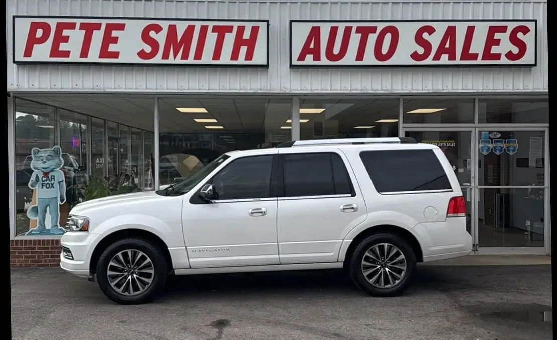 Used 2016 Lincoln Navigator Select image 2