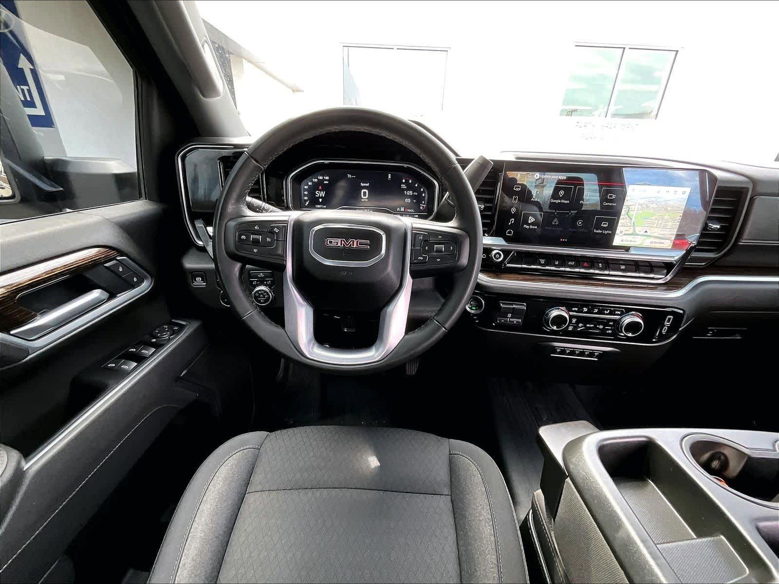 Used 2025 GMC Sierra 2500 SLE w/ SLE Convenience Package image 17