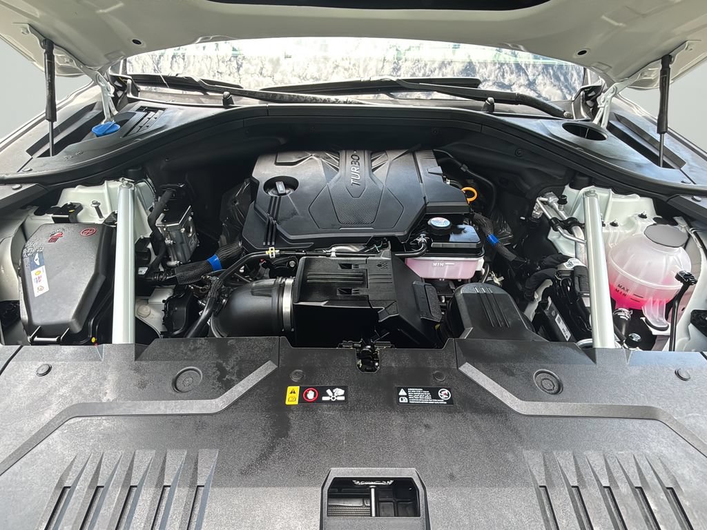 Certified 2026 Genesis GV70 2.5T Advanced AWD/4WD image 9