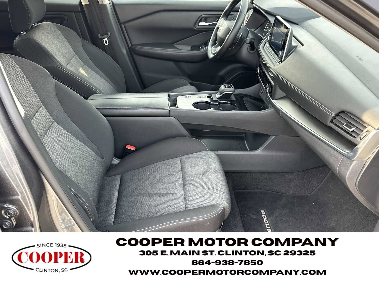 Used 2025 Nissan Rogue SV image 13