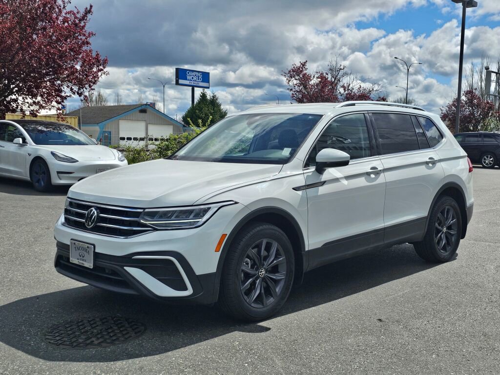 Used 2022 Volkswagen Tiguan SE image 3