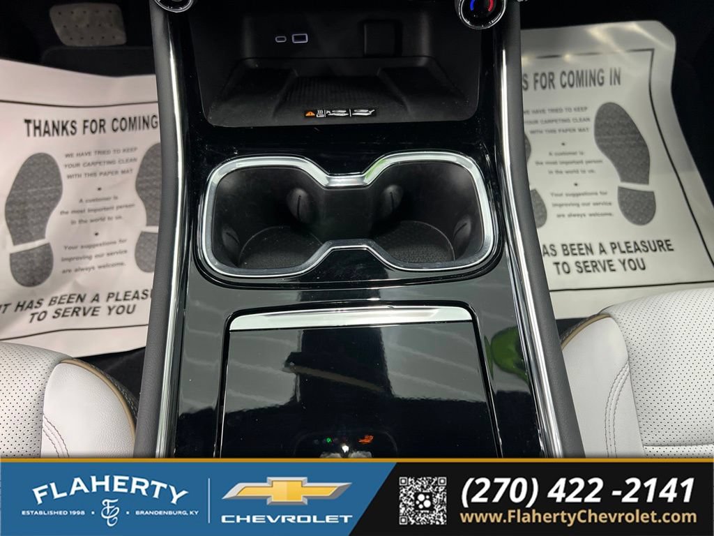 Used 2026 Chevrolet Traverse High Country AWD/4WD image 32