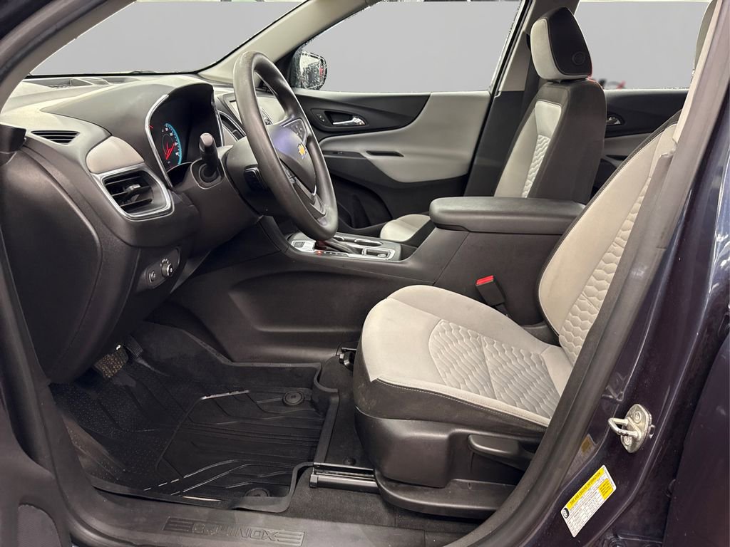 Used 2018 Chevrolet Equinox LS w/ LPO, Blackout Package image 8