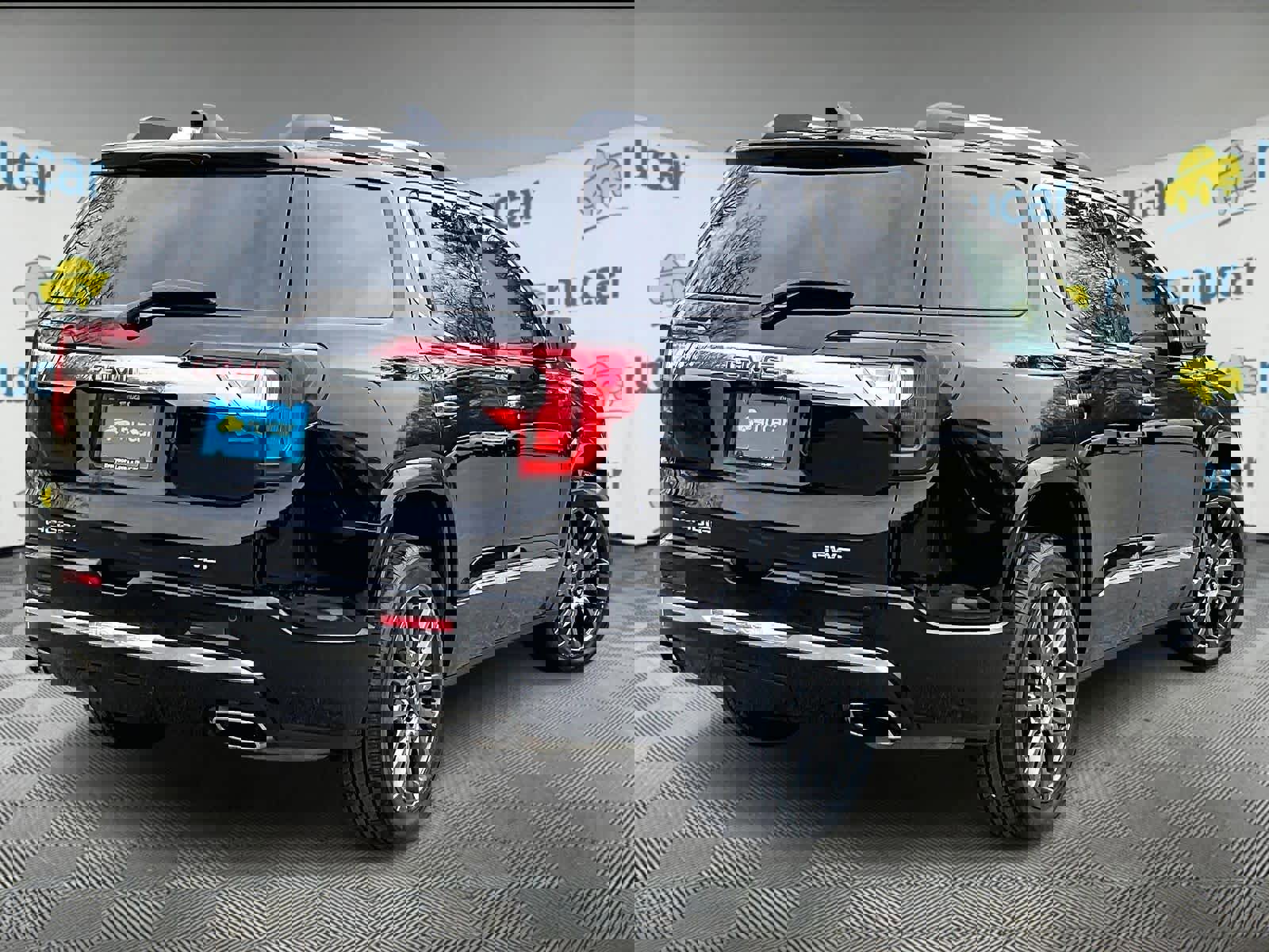 Used 2023 GMC Acadia Denali w/ Black Diamond Edition image 6