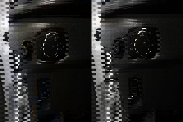 New 2026 Ford Transit 250 148 Medium Roof w/ Load Area Protection Package image 5