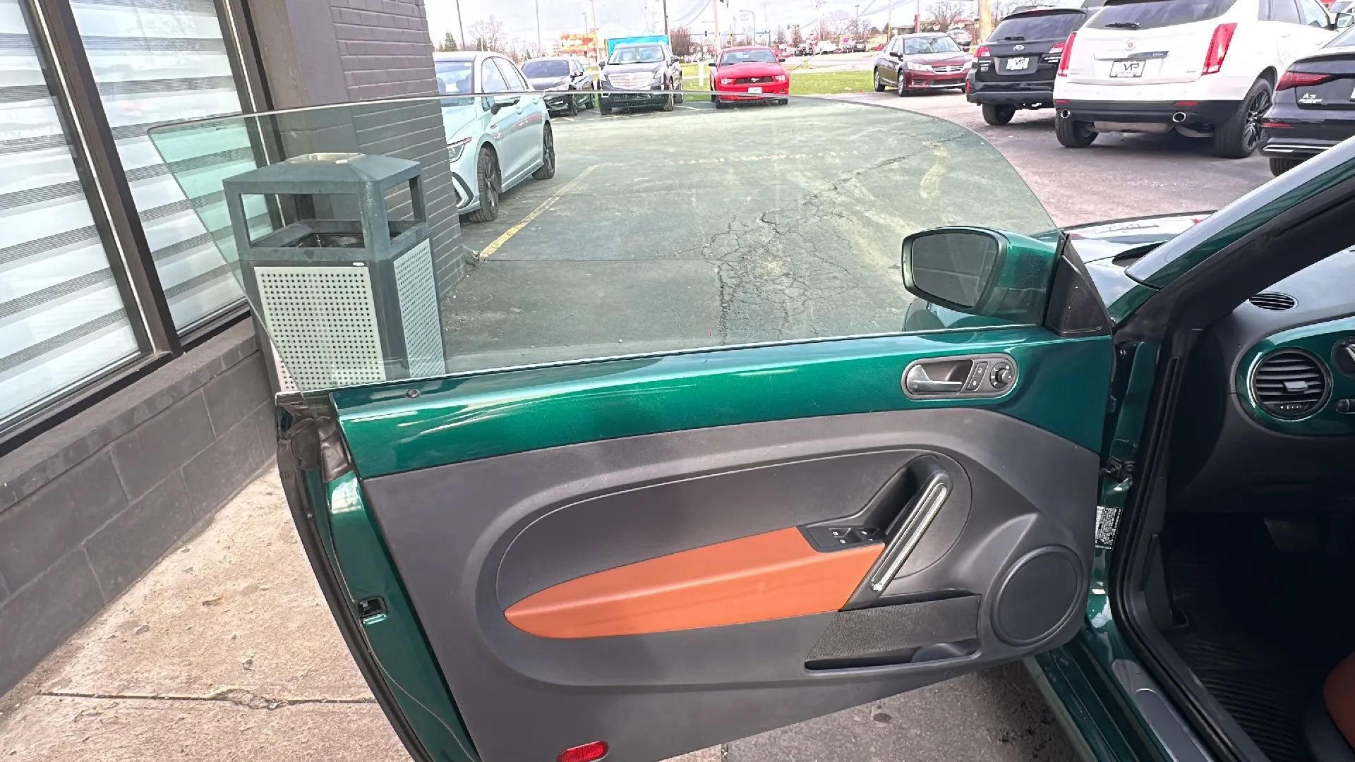 Used 2017 Volkswagen Beetle 1.8T Classic image 10