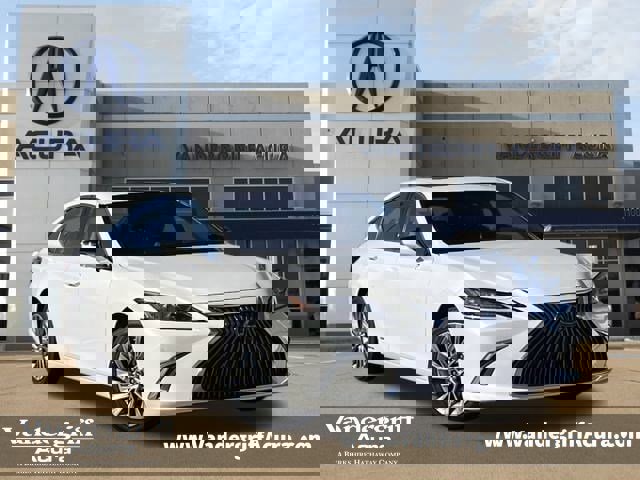 Used 2021 Lexus ES 300h Ultra Luxury w/ Accessory Package 2