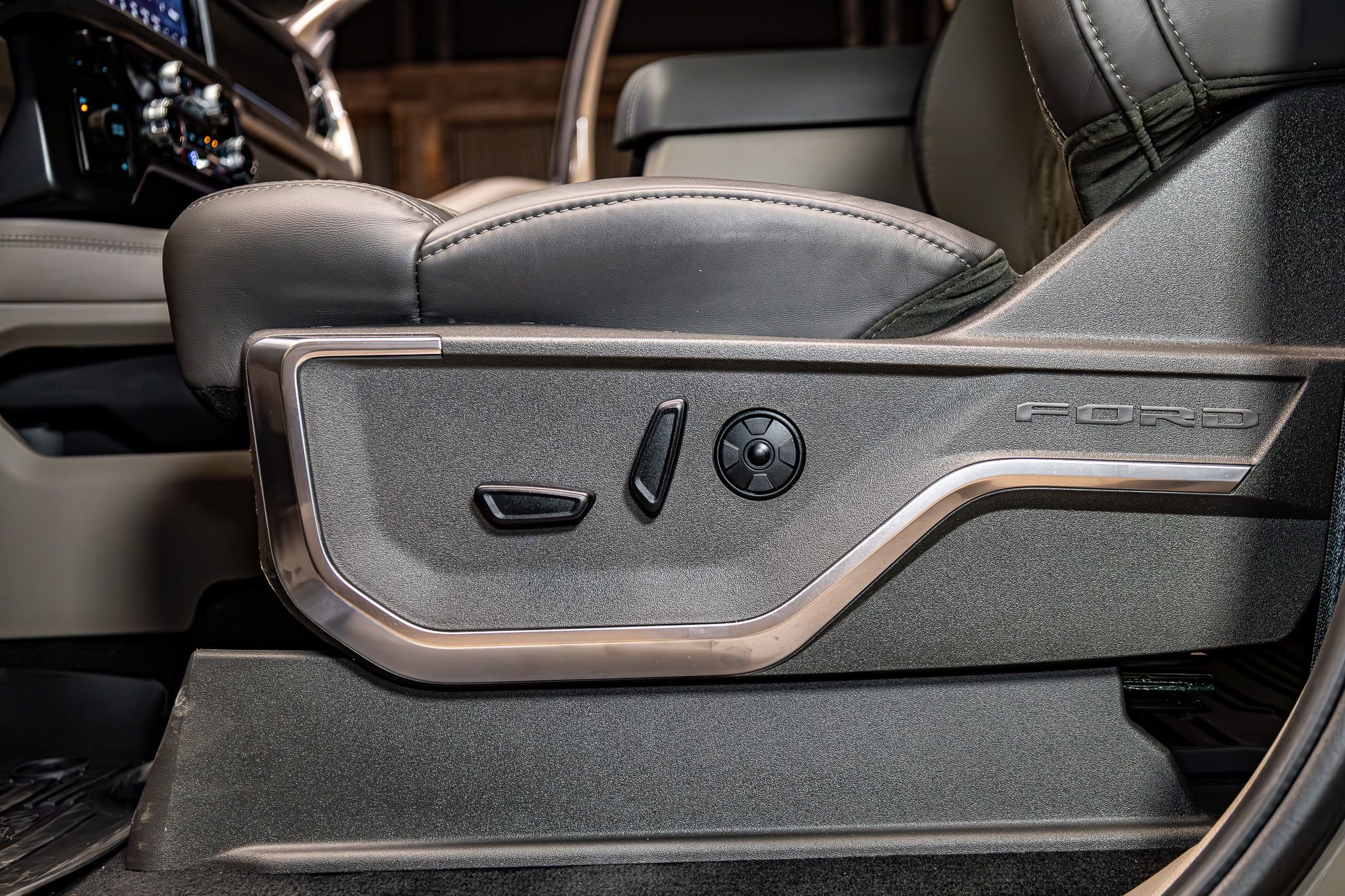 Used 2026 Ford F450 Platinum w/ Platinum Plus Package image 24