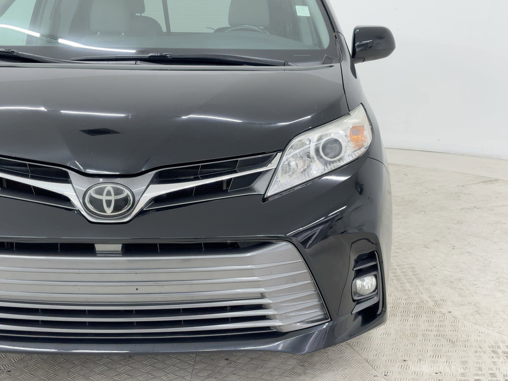 Used 2019 Toyota Sienna XLE image 16