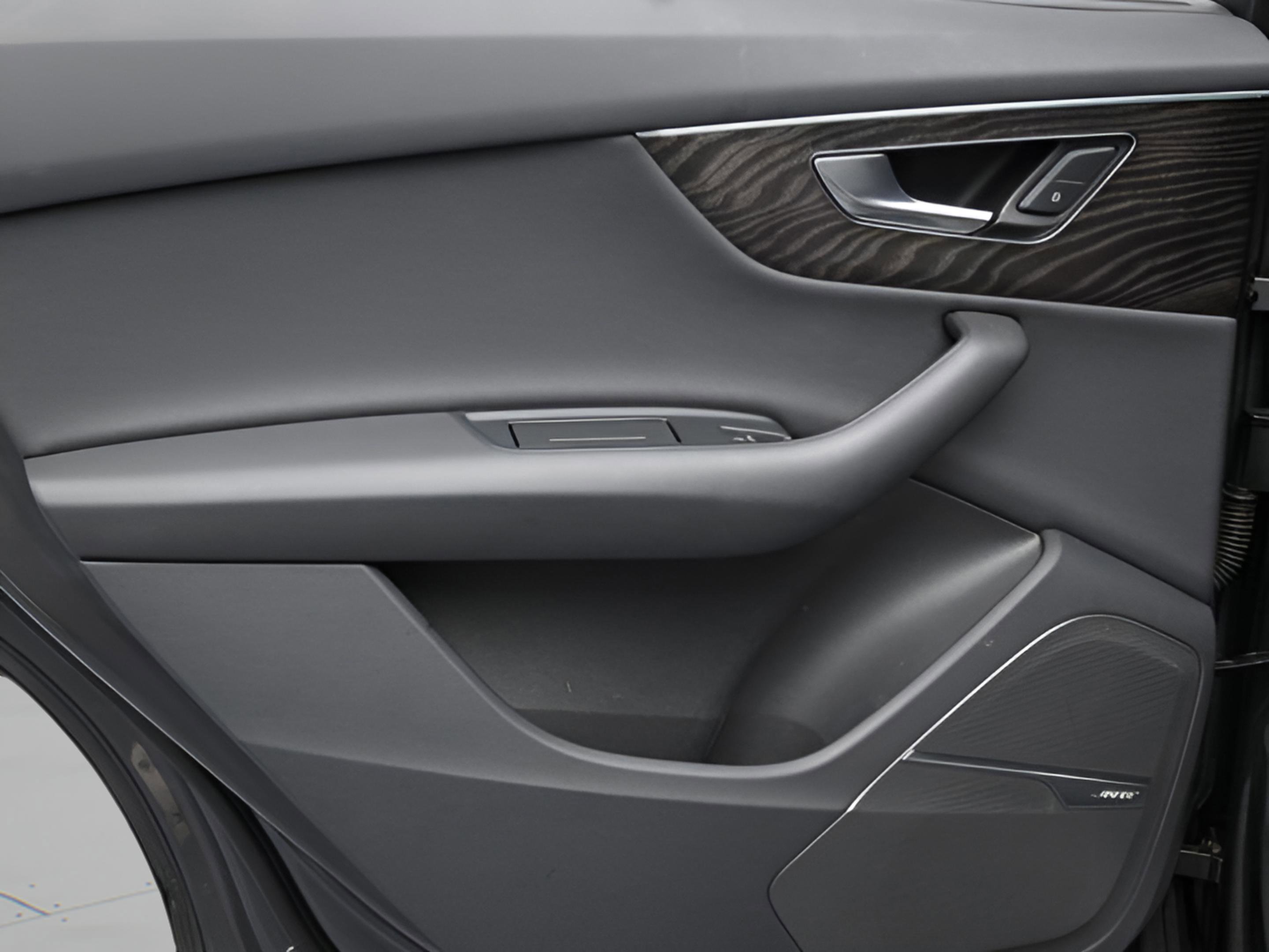 Used 2020 Audi Q7 3.0T Prestige w/ Prestige Package image 32