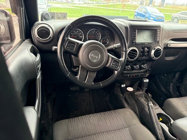 Used 2011 Jeep Wrangler Unlimited Sahara w/ Dual Top Group AWD/4WD image 16