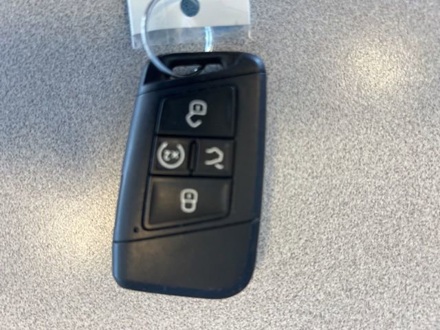 Used 2023 Volkswagen Atlas SE image 46