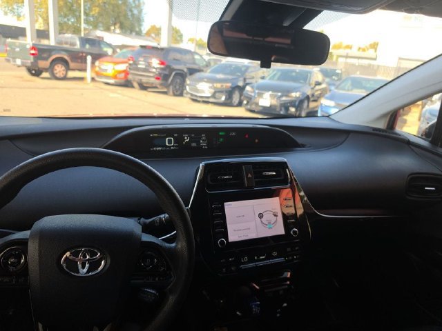 Used 2020 Toyota Prius L Eco w/ Carpet Mat Package FWD image 27