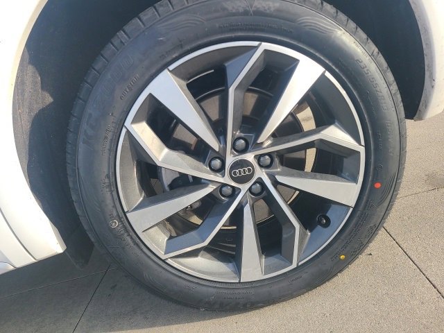 Used 2024 Audi Q5 2.0T Premium Plus w/ Premium Plus Package image 11