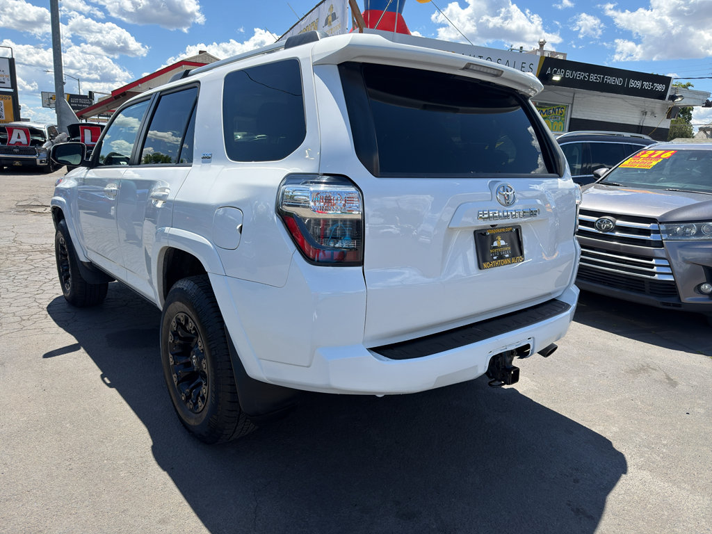 Used 2019 Toyota 4Runner SR5 AWD/4WD image 5