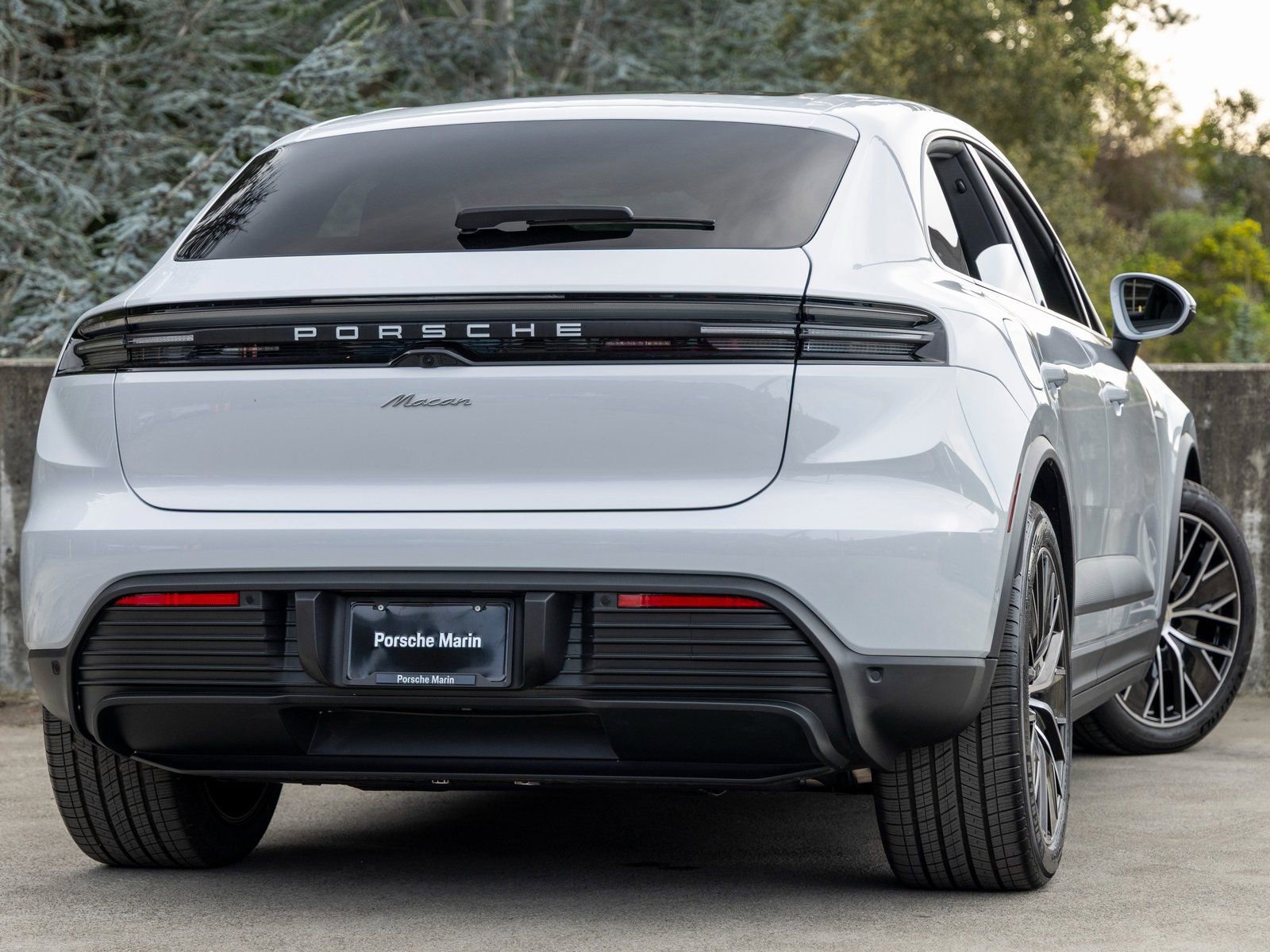 New 2025 Porsche Macan Electric image 11
