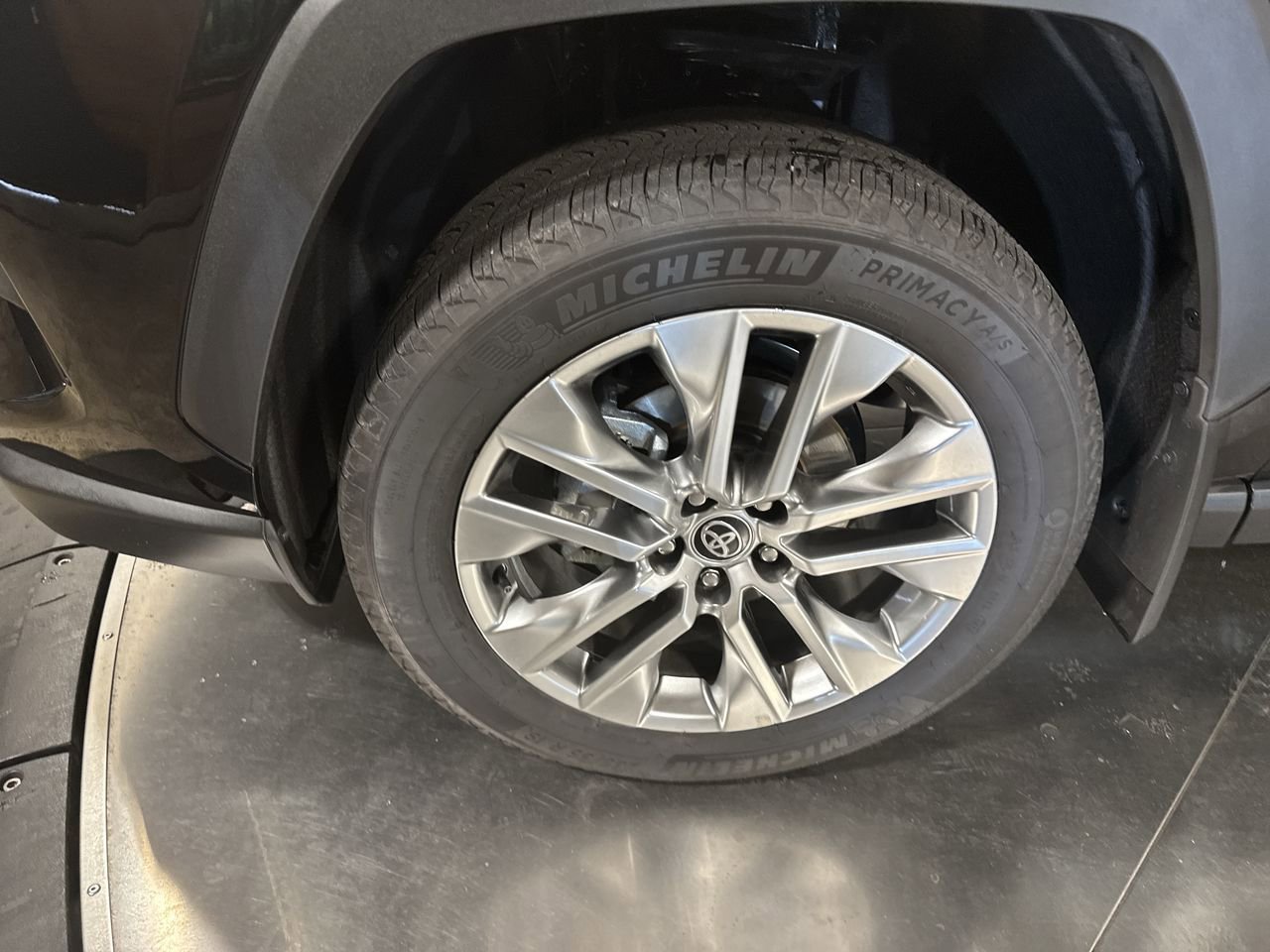 Used 2025 Toyota RAV4 XLE Premium image 10