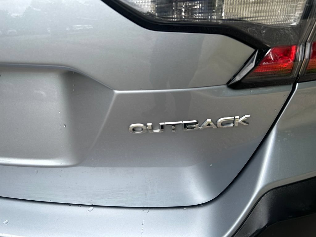 Used 2023 Subaru Outback Limited AWD/4WD image 10
