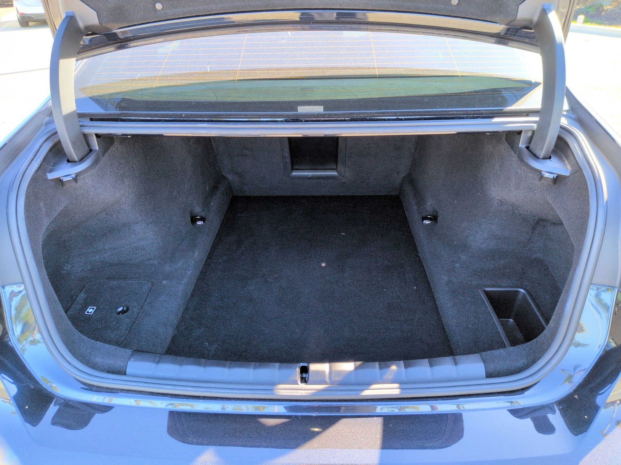 Certified 2024 BMW 760i xDrive w/ Premium Package 2 image 32