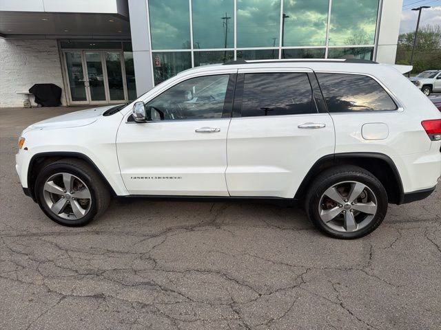 Used 2016 Jeep Grand Cherokee Limited w/ Trailer Tow Group IV AWD/4WD image 3