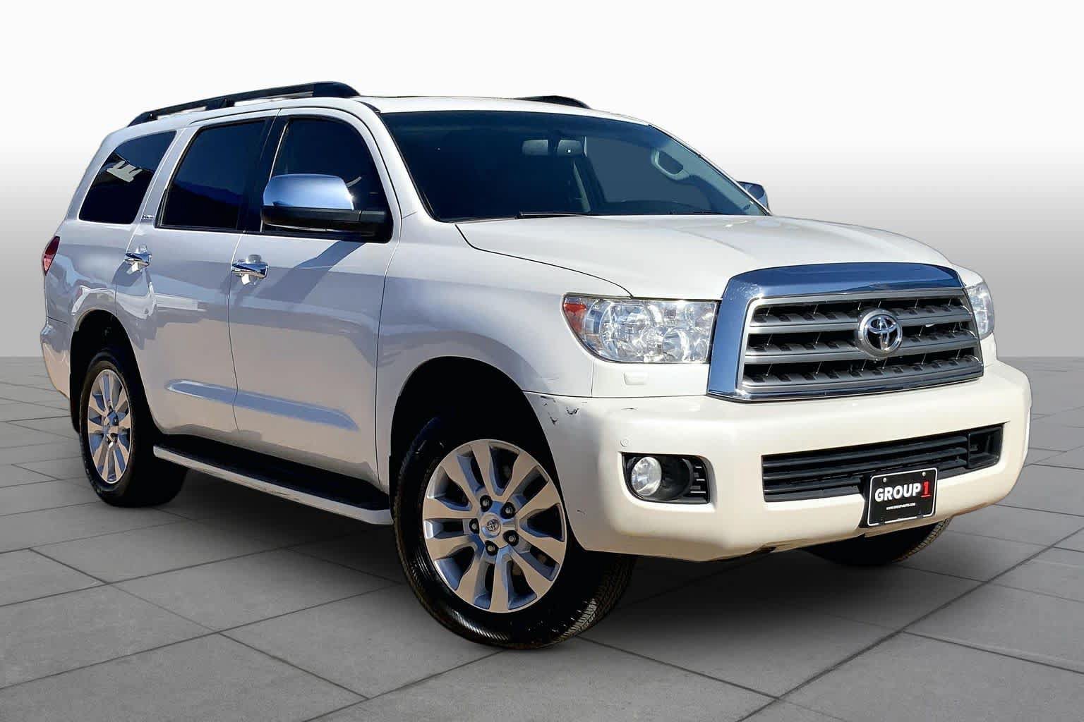 Used 2017 Toyota Sequoia Platinum RWD image 3