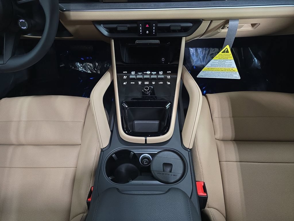Certified 2026 Porsche Cayenne AWD/4WD image 20