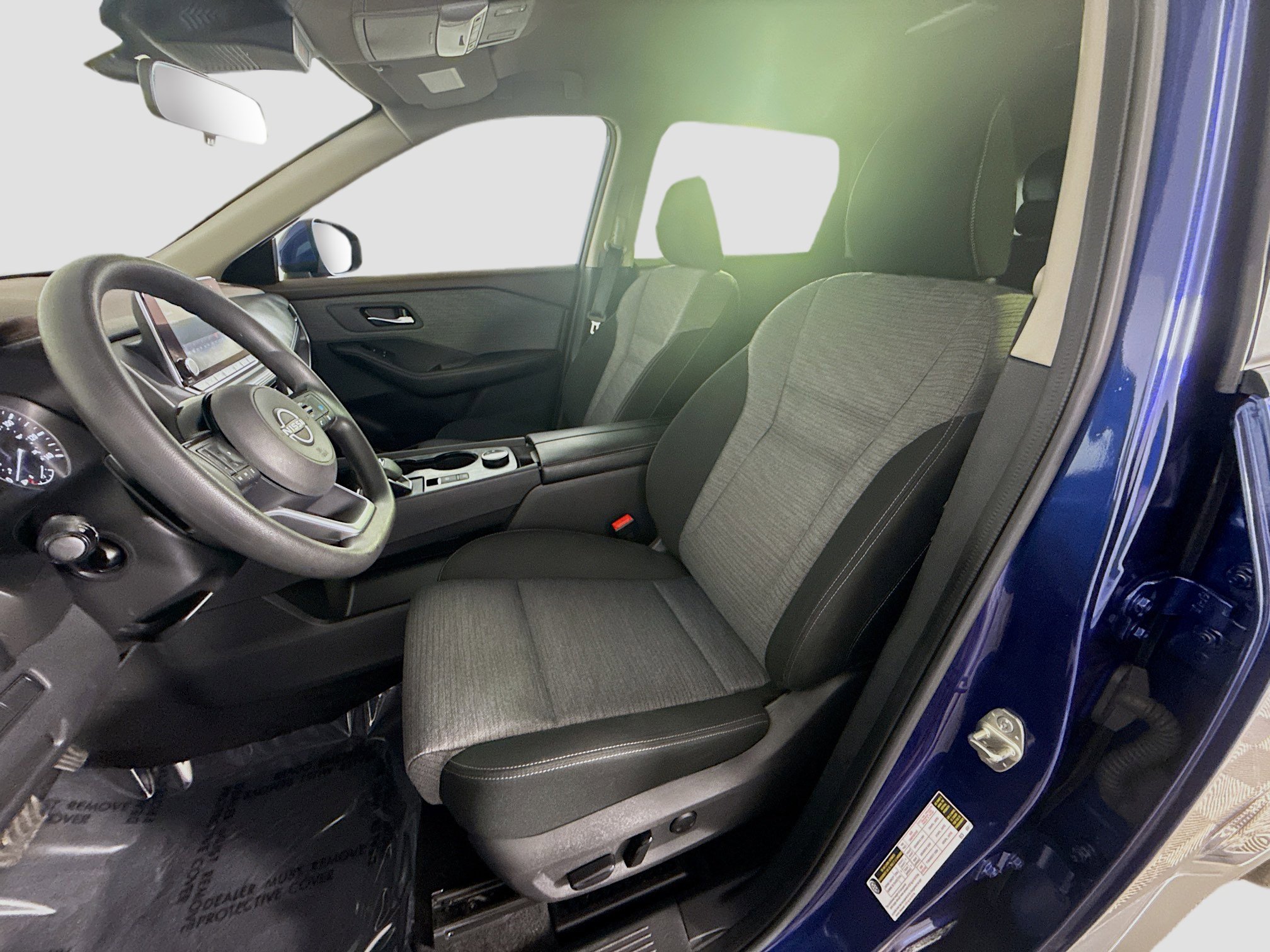 Used 2023 Nissan Rogue SV image 22