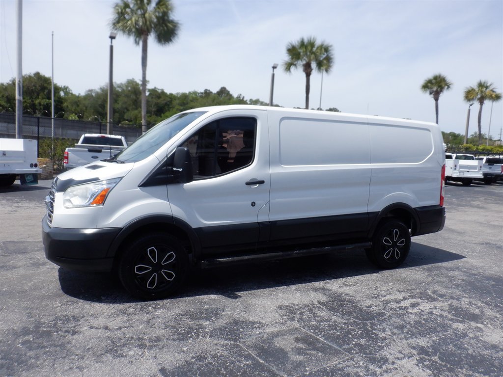 Used 2017 Ford Transit 250 130 Low Roof w/ Exterior Upgrade Package RWD image 2