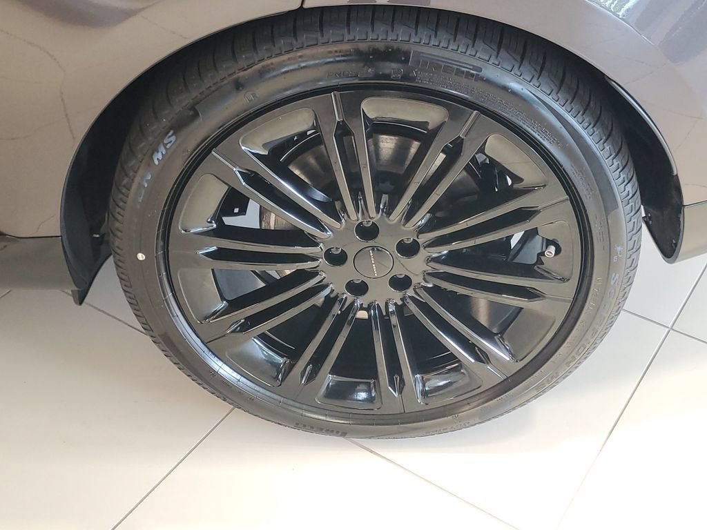 New 2026 Land Rover Range Rover Long Wheelbase SE AWD/4WD image 5
