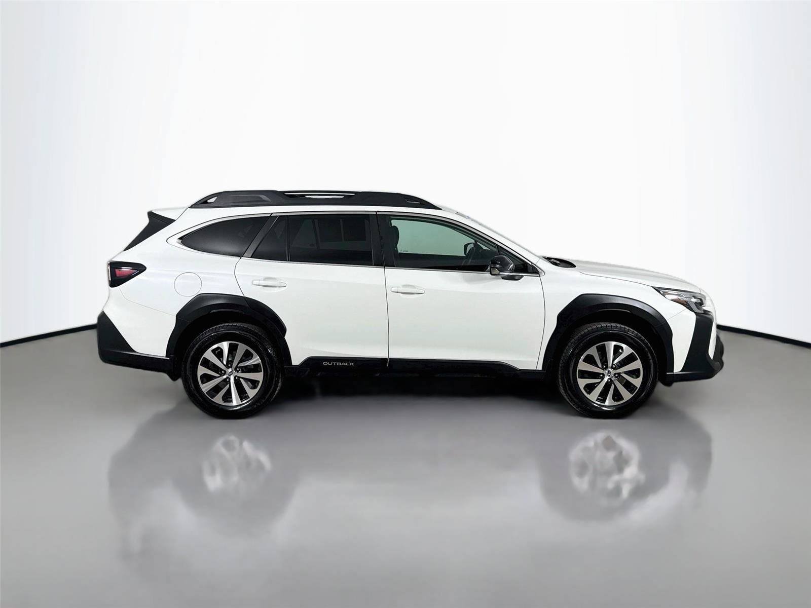 Used 2023 Subaru Outback Premium AWD/4WD image 10