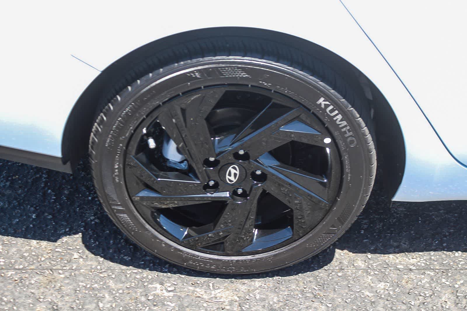 Certified 2026 Hyundai Elantra Sport FWD image 11