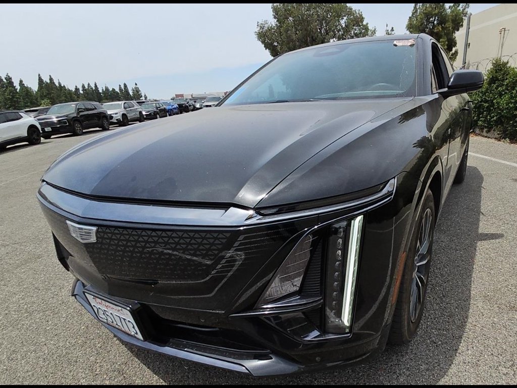 Used 2024 Cadillac Lyriq Sport AWD/4WD image 3