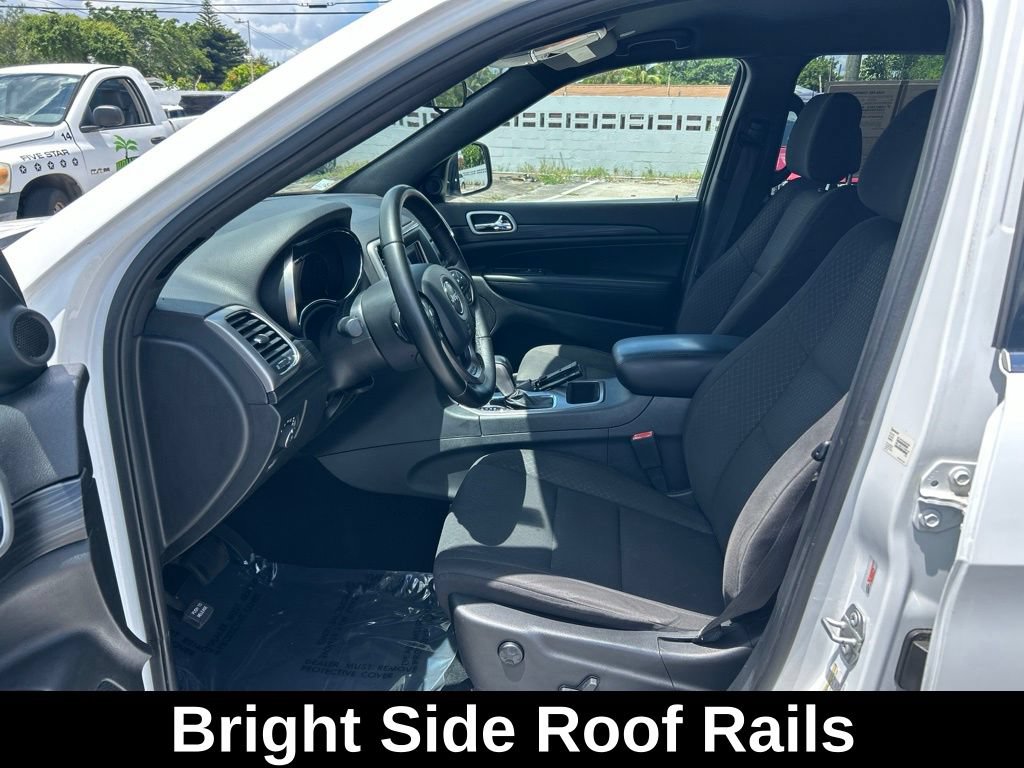 Used 2019 Jeep Grand Cherokee Laredo RWD image 10