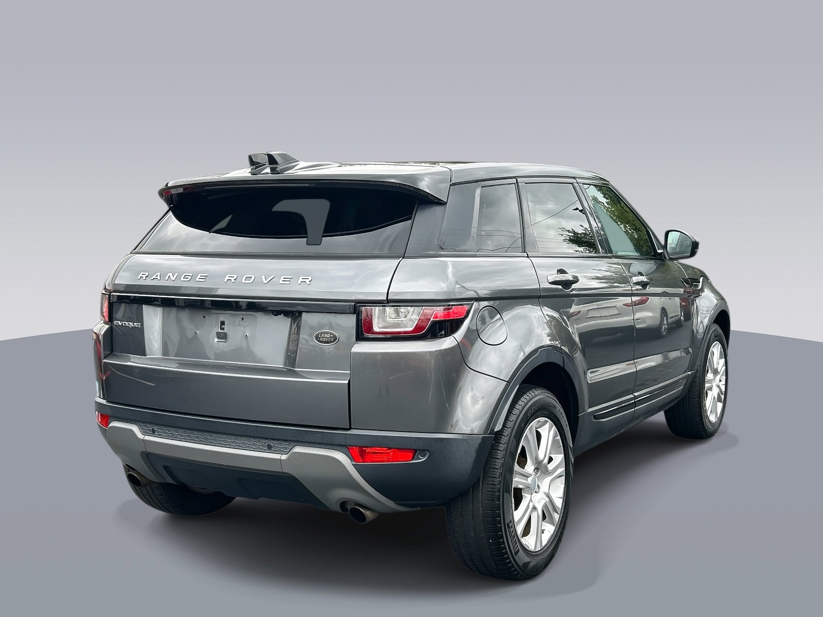 Used 2017 Land Rover Range Rover Evoque SE Premium image 3